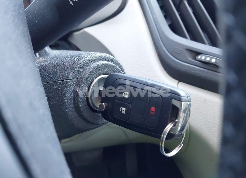 Photo 11 of 2011 Chevrolet Equinox LS (VIN 2GNALBEC1B1155133)