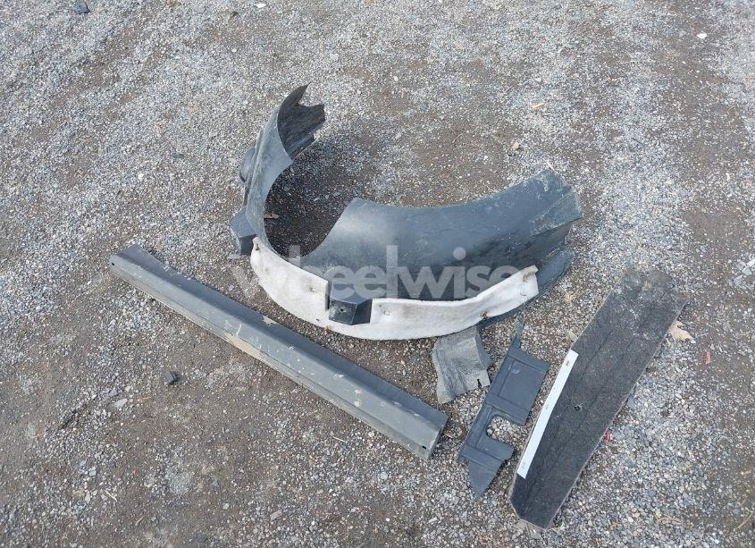 Photo 12 of 2011 Chevrolet Equinox LS (VIN 2GNALBEC8B1315458)