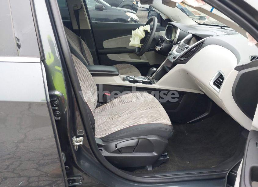 Photo 5 of 2017 Chevrolet Equinox LS (VIN 2GNALBEK0H1565034)