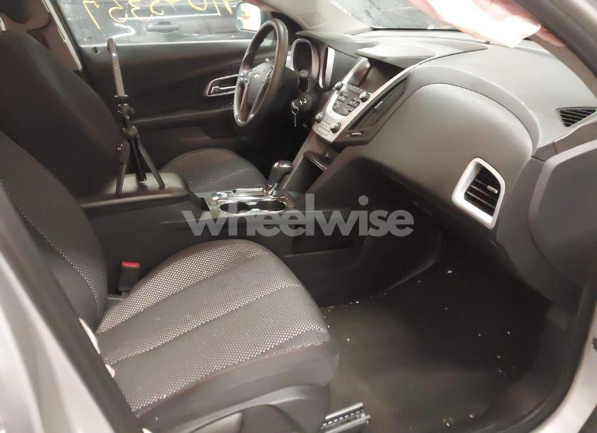 Photo 5 of 2017 Chevrolet Equinox LS (VIN 2GNALBEK0H1566457)