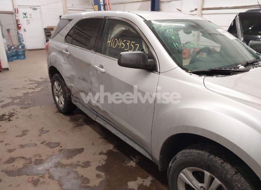 Photo 6 of 2017 Chevrolet Equinox LS (VIN 2GNALBEK0H1566457)