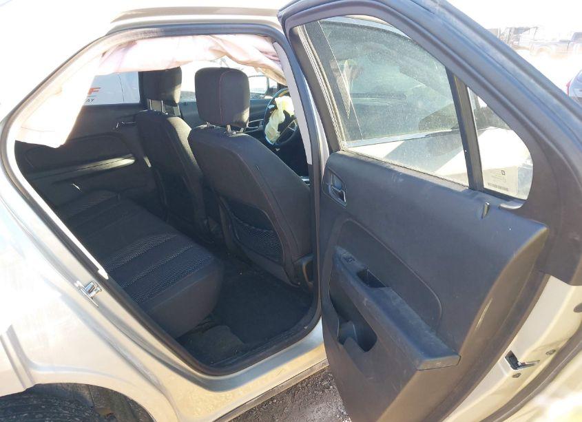 Photo 8 of 2015 Chevrolet Equinox 1LT (VIN 2GNALBEK1F1181339)