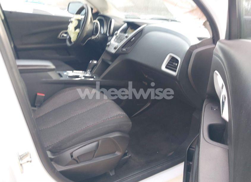 Photo 5 of 2016 Chevrolet Equinox LS (VIN 2GNALBEK1G6179708)