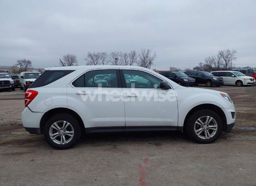 Photo 13 of 2016 Chevrolet Equinox LS (VIN 2GNALBEK1G6332703)