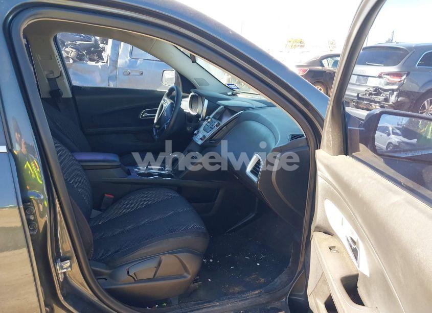 Photo 5 of 2017 Chevrolet Equinox LS (VIN 2GNALBEK1H1551076)