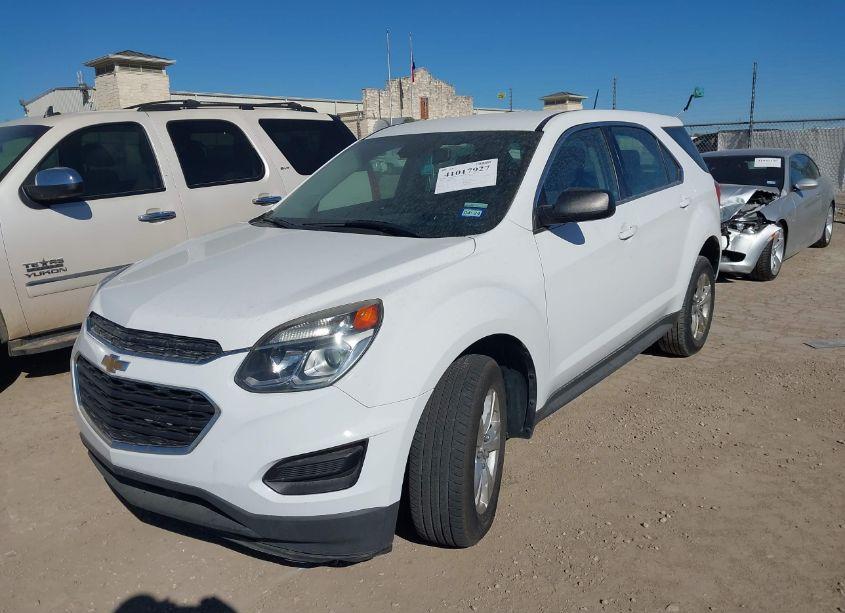 Photo 2 of 2017 Chevrolet Equinox LS (VIN 2GNALBEK1H1565320)