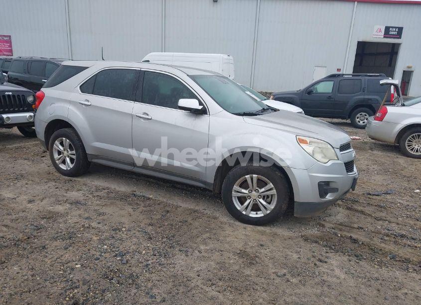 2013 Chevrolet Equinox LS (VIN 2GNALBEK2D6414337) main photo