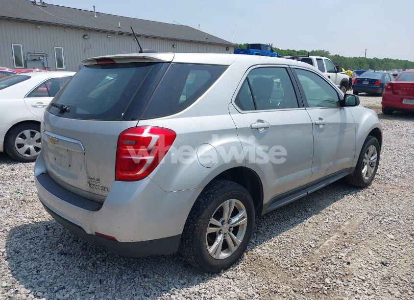 Photo 4 of 2016 Chevrolet Equinox LS (VIN 2GNALBEK2G1138615)