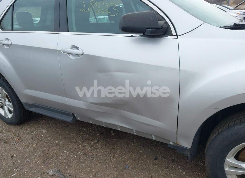 Photo 6 of 2017 Chevrolet Equinox LS (VIN 2GNALBEK2H1579159)