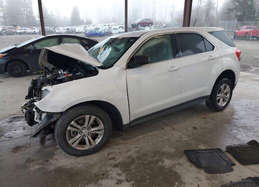 Photo 2 of 2017 Chevrolet Equinox LS (VIN 2GNALBEK2H1599606)