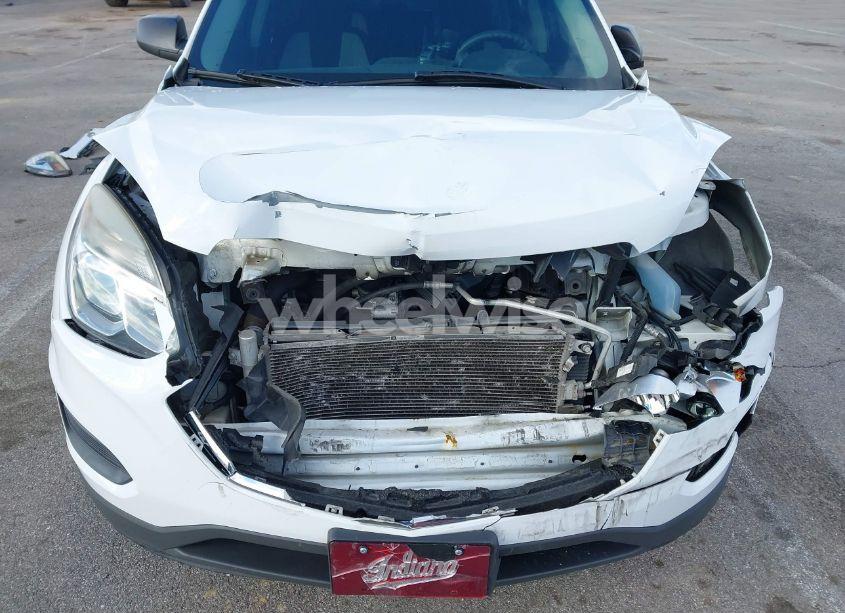 Photo 6 of 2017 Chevrolet Equinox LS (VIN 2GNALBEK3H1507239)