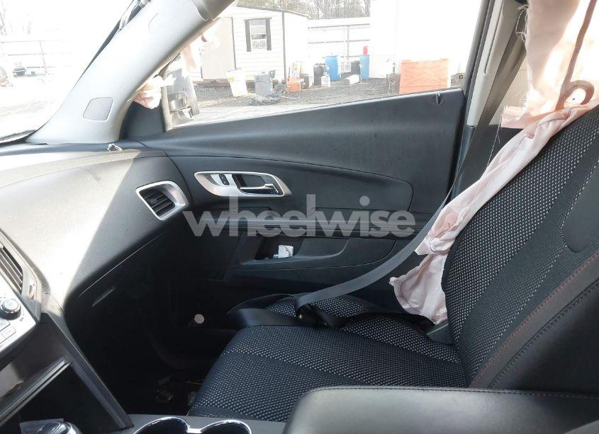 Photo 5 of 2017 Chevrolet Equinox LS (VIN 2GNALBEK3H1514000)