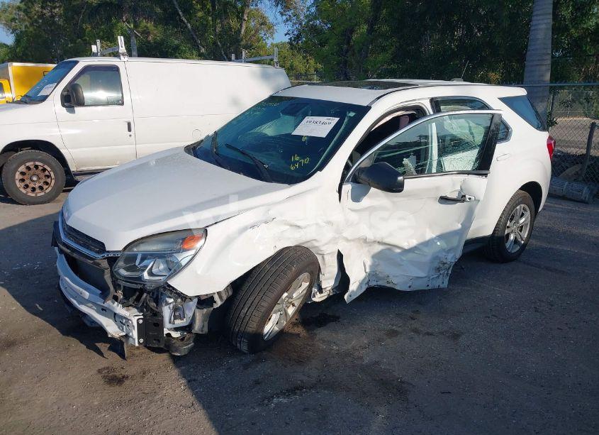 Photo 2 of 2016 Chevrolet Equinox LS (VIN 2GNALBEK4G1156470)