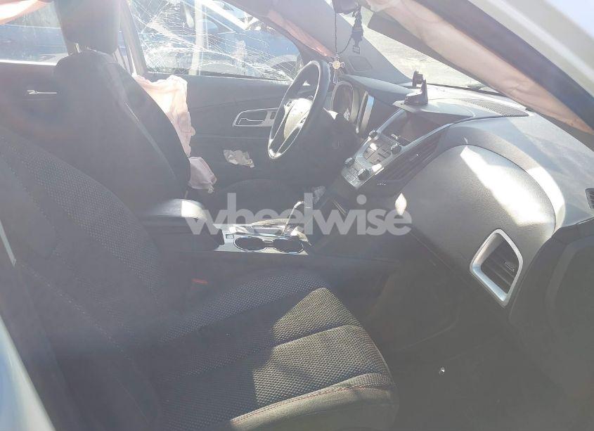 Photo 5 of 2016 Chevrolet Equinox LS (VIN 2GNALBEK4G1156470)