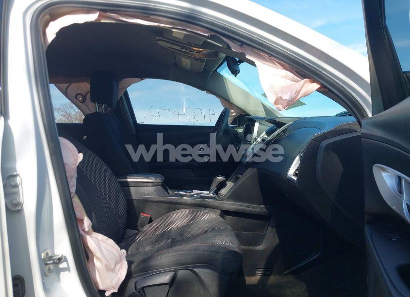 Photo 5 of 2016 Chevrolet Equinox LS (VIN 2GNALBEK4G1182857)