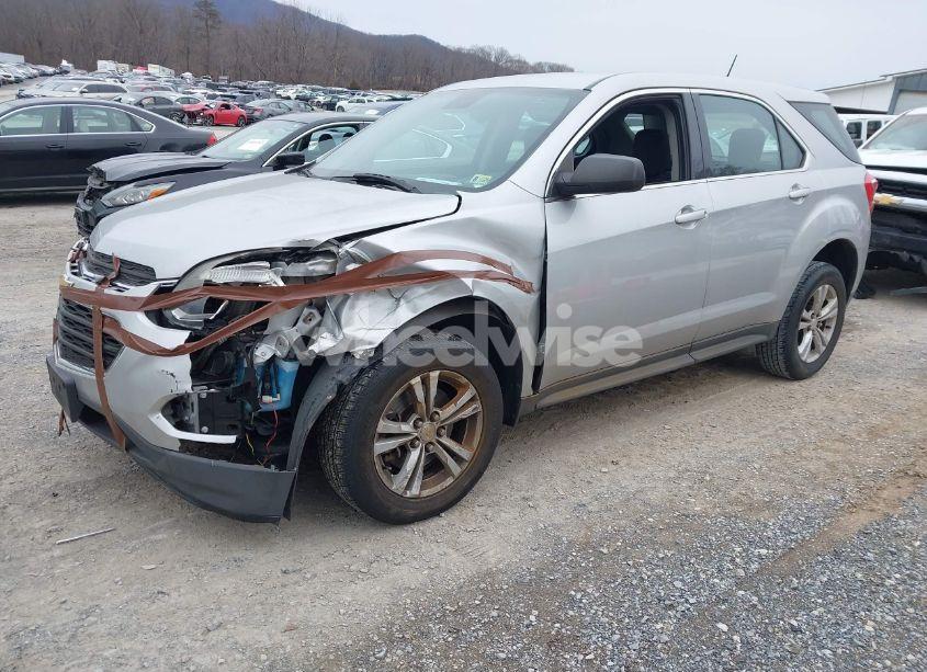 Photo 2 of 2016 Chevrolet Equinox LS (VIN 2GNALBEK4G6262145)