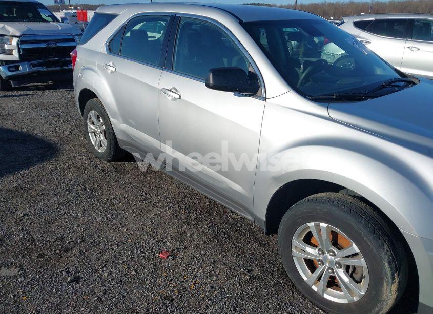 Photo 6 of 2017 Chevrolet Equinox LS (VIN 2GNALBEK4H1544459)