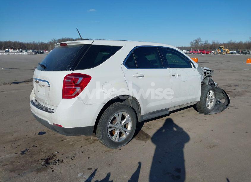 Photo 4 of 2017 Chevrolet Equinox LS (VIN 2GNALBEK4H6101554)