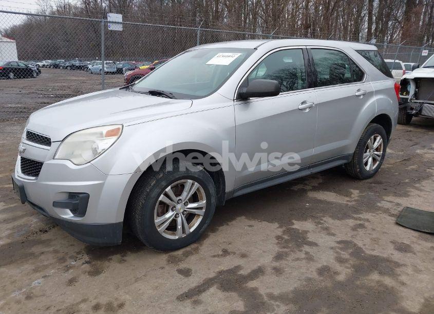 Photo 2 of 2013 Chevrolet Equinox LS (VIN 2GNALBEK5D1245721)