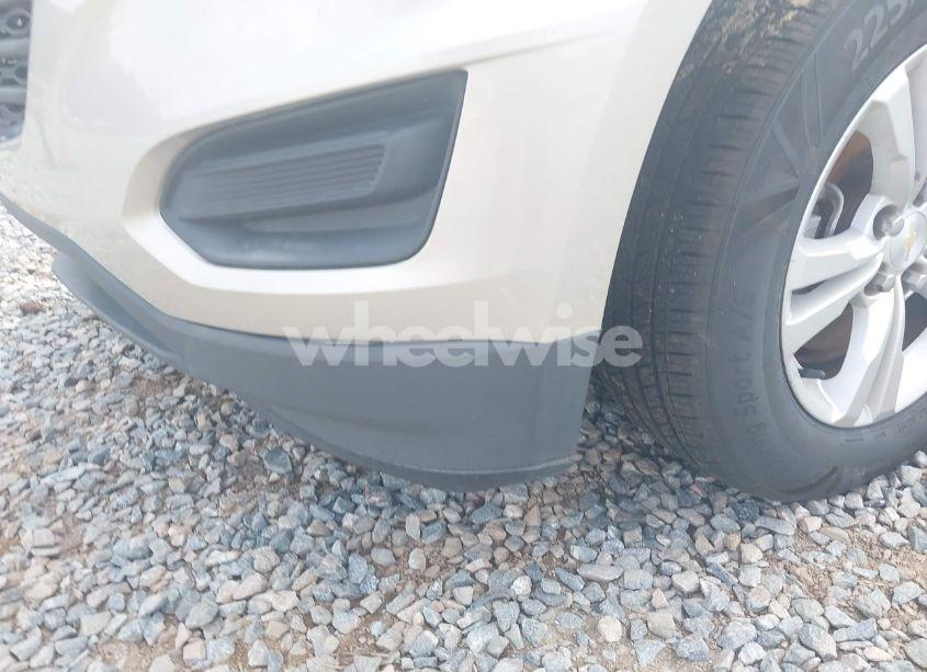 Photo 6 of 2016 Chevrolet Equinox LS (VIN 2GNALBEK5G1132100)