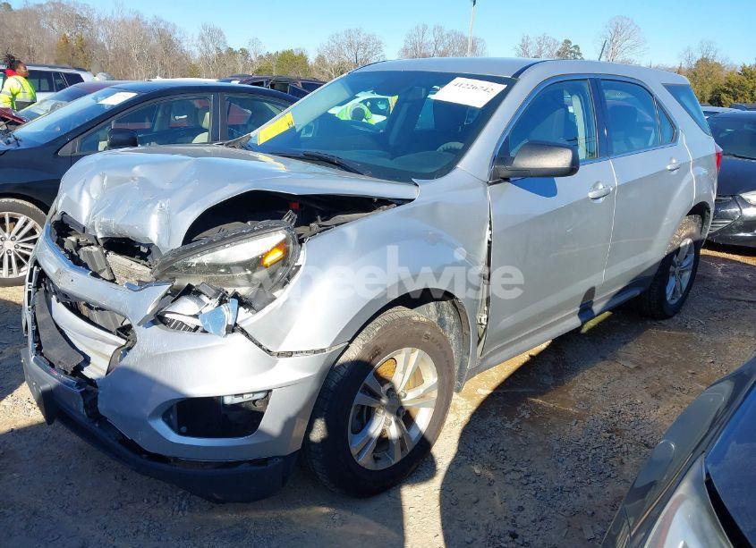 Photo 2 of 2017 Chevrolet Equinox LS (VIN 2GNALBEK6H1547752)