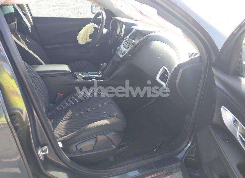 Photo 5 of 2017 Chevrolet Equinox LS (VIN 2GNALBEK6H1557004)