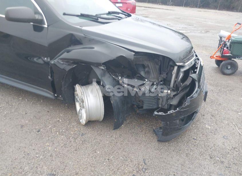 Photo 6 of 2017 Chevrolet Equinox LS (VIN 2GNALBEK6H1604032)