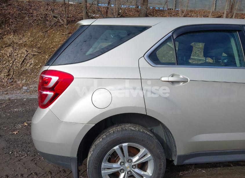 Photo 6 of 2016 Chevrolet Equinox LS (VIN 2GNALBEK8G1127098)