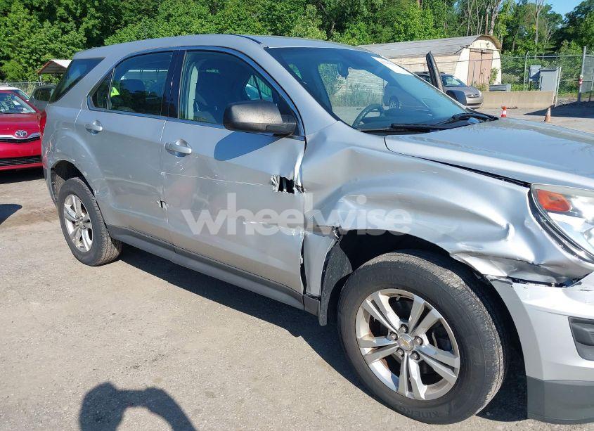 Photo 6 of 2017 Chevrolet Equinox LS (VIN 2GNALBEK8H1603433)