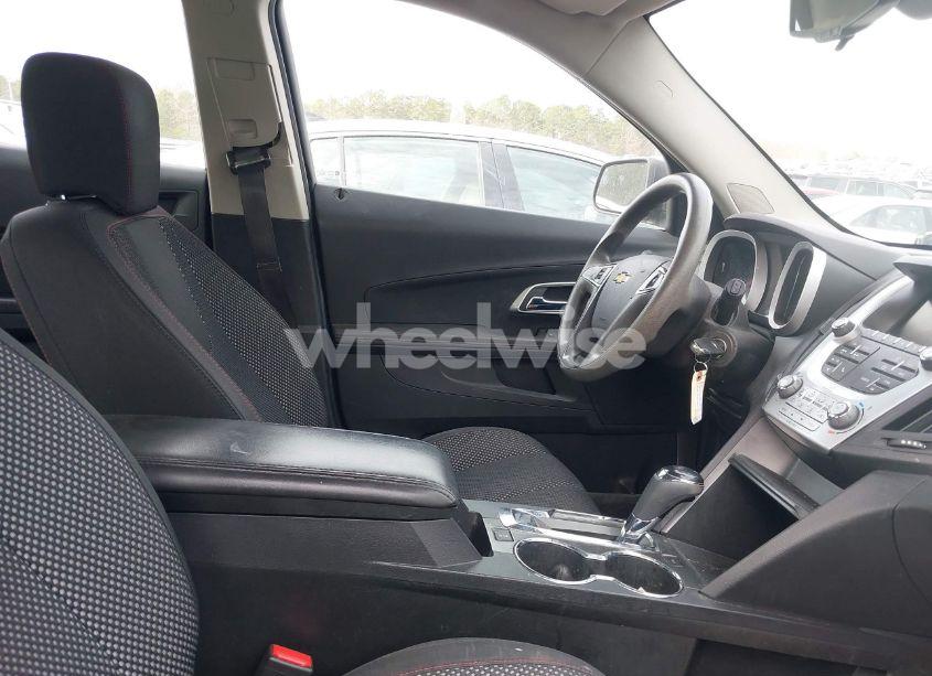 Photo 5 of 2017 Chevrolet Equinox LS (VIN 2GNALBEK9H1530671)