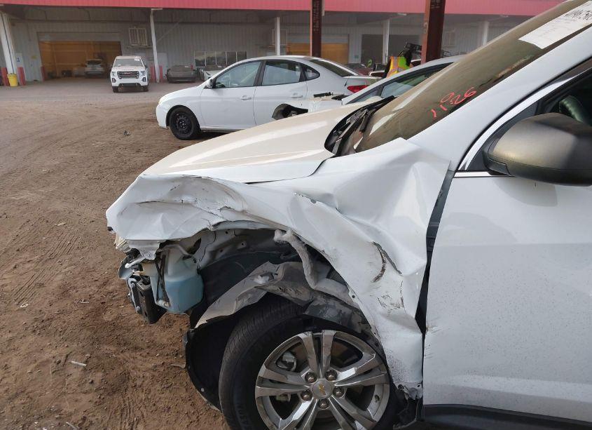 Photo 6 of 2017 Chevrolet Equinox LS (VIN 2GNALBEK9H1533246)