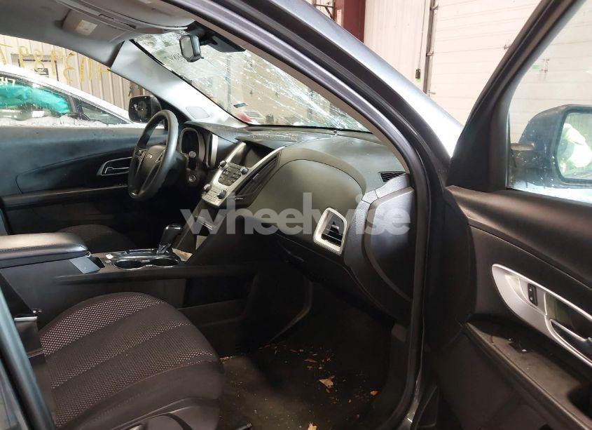 Photo 5 of 2017 Chevrolet Equinox LS (VIN 2GNALBEK9H1556431)