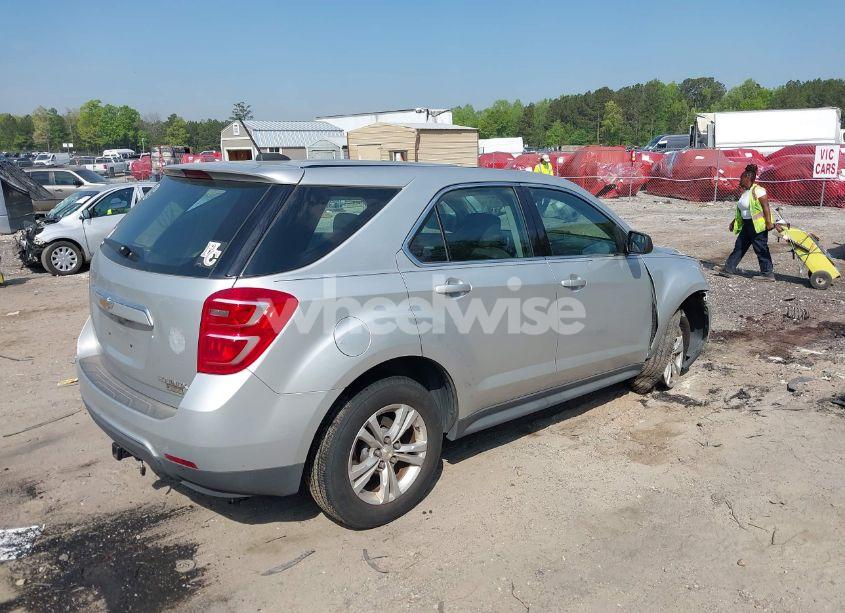 Photo 4 of 2016 Chevrolet Equinox LS (VIN 2GNALBEKXG1127264)
