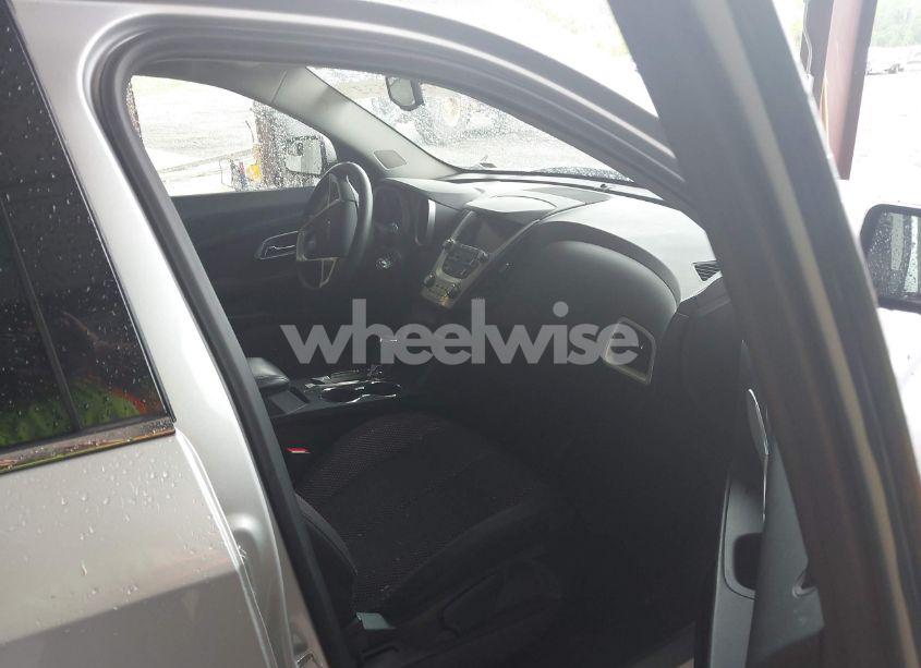 Photo 5 of 2017 Chevrolet Equinox LT (VIN 2GNALCEK0H1553245)