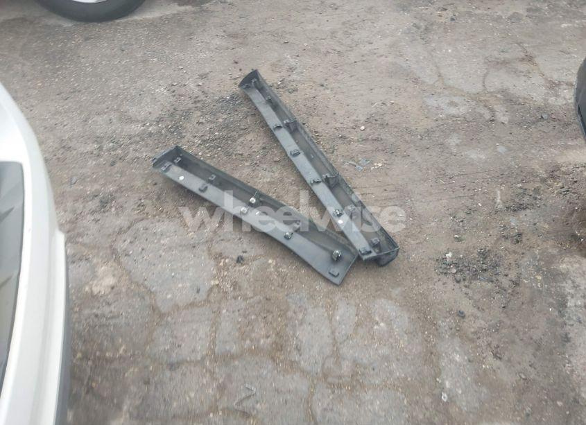 Photo 12 of 2016 Chevrolet Equinox LT (VIN 2GNALCEK1G1143181)