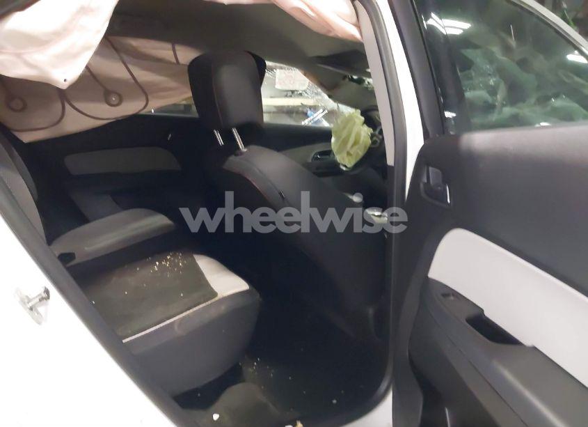 Photo 8 of 2017 Chevrolet Equinox LT (VIN 2GNALCEK1H1517483)