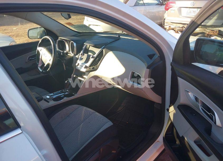 Photo 5 of 2017 Chevrolet Equinox LT (VIN 2GNALCEK1H1576842)