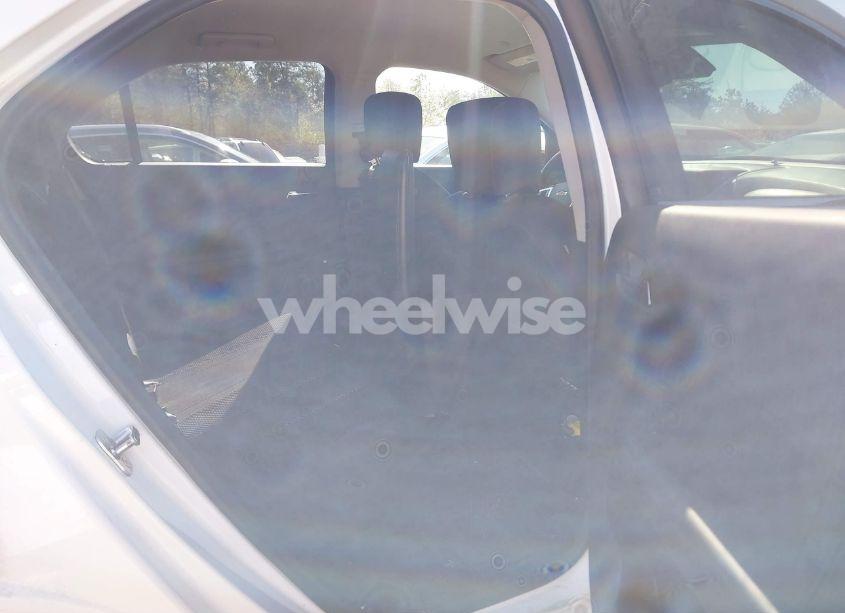 Photo 8 of 2016 Chevrolet Equinox LT (VIN 2GNALCEK2G1179378)