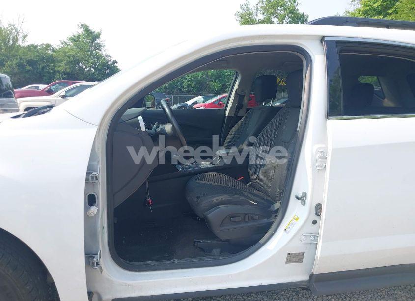 Photo 6 of 2016 Chevrolet Equinox LT (VIN 2GNALCEK4G1158127)