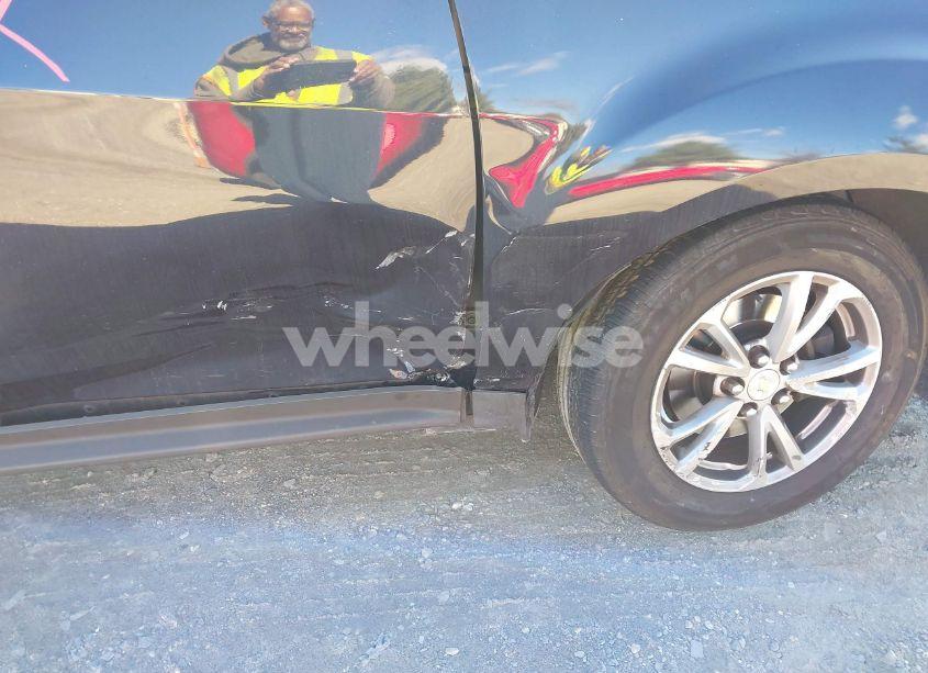 Photo 6 of 2017 Chevrolet Equinox LT (VIN 2GNALCEK4H6308970)