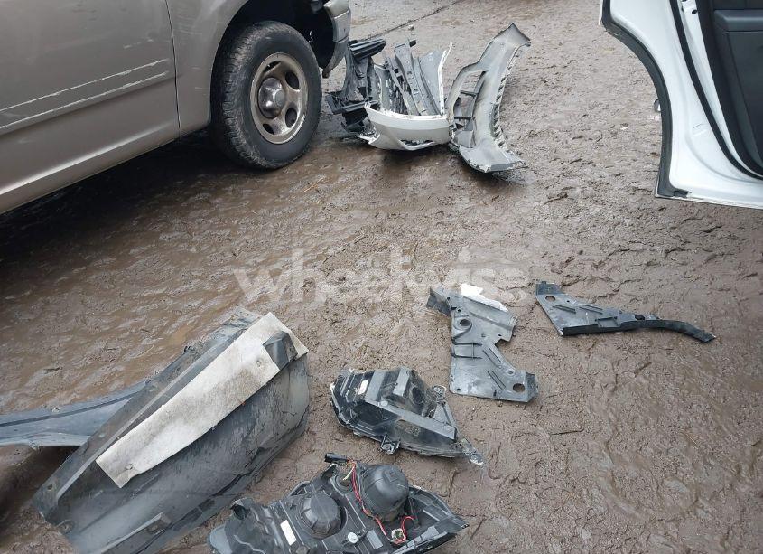 Photo 12 of 2016 Chevrolet Equinox LT (VIN 2GNALCEK6G6102161)