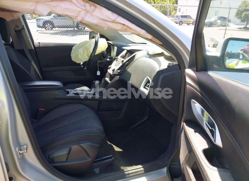 Photo 5 of 2017 Chevrolet Equinox LT (VIN 2GNALCEK6H6217957)