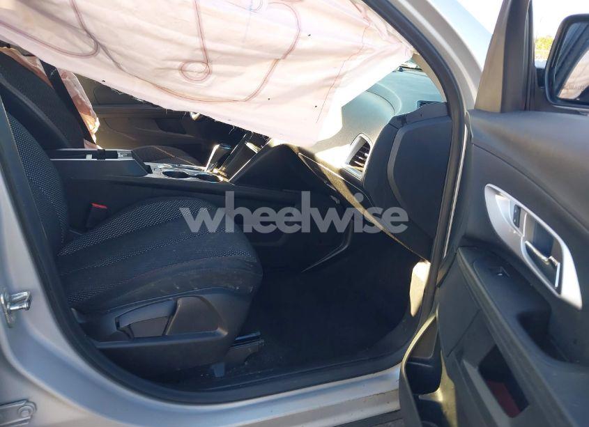 Photo 5 of 2017 Chevrolet Equinox LT (VIN 2GNALCEK7H6181325)