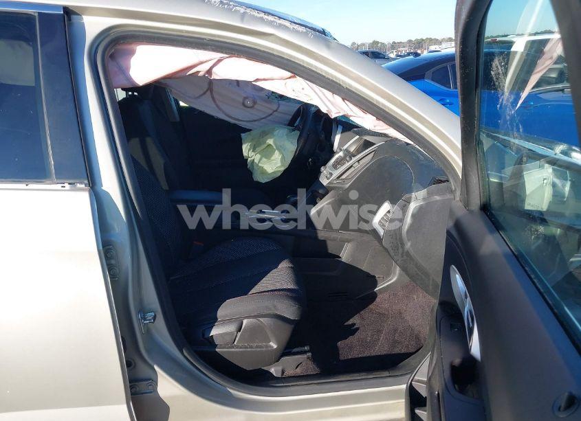 Photo 5 of 2016 Chevrolet Equinox LT (VIN 2GNALCEK8G1154212)