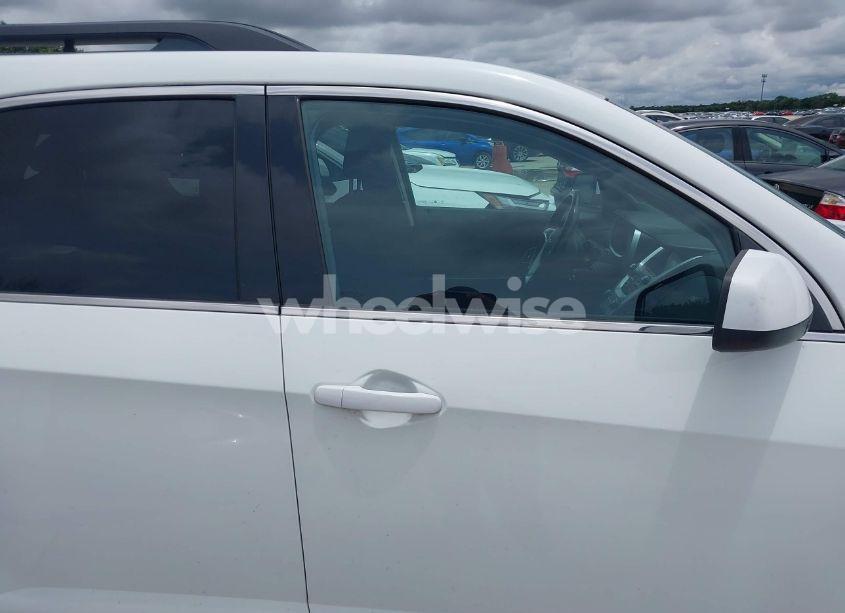 Photo 13 of 2016 Chevrolet Equinox LT (VIN 2GNALCEK9G1150864)