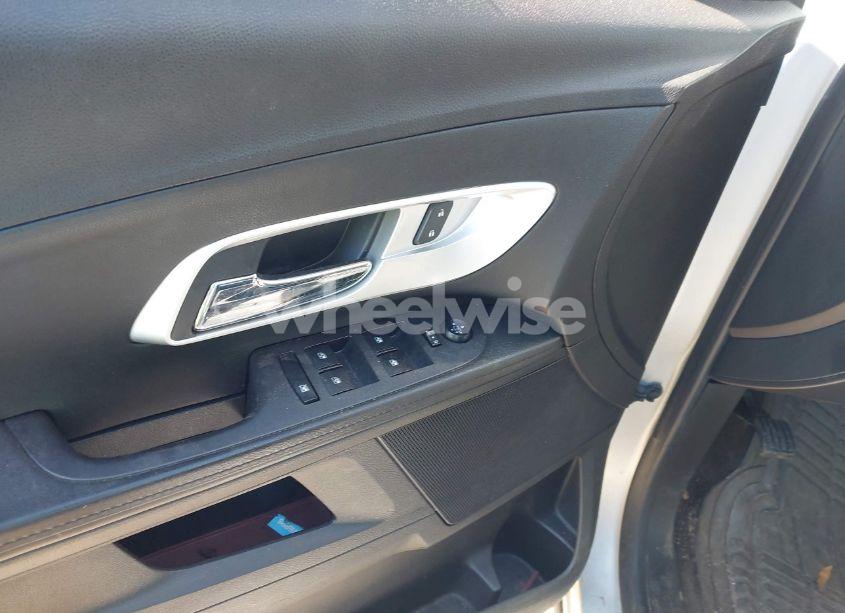 Photo 18 of 2017 Chevrolet Equinox LT (VIN 2GNALCEK9H6294208)