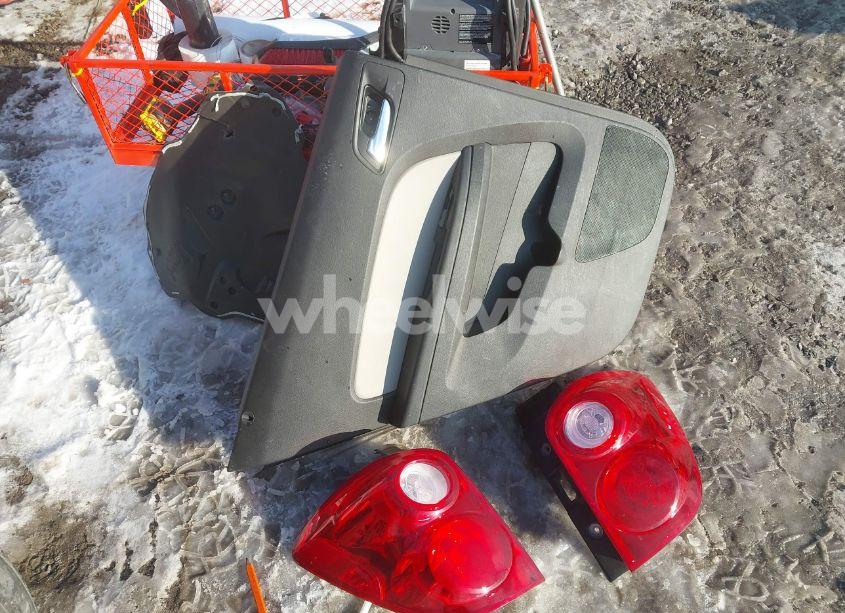 Photo 12 of 2015 Chevrolet Equinox 2LT (VIN 2GNALCEKXF6339685)