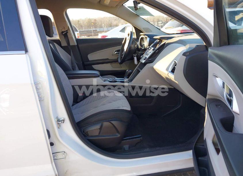 Photo 5 of 2016 Chevrolet Equinox LT (VIN 2GNALCEKXG1135788)