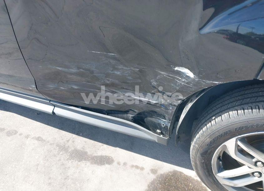 Photo 6 of 2017 Chevrolet Equinox PREMIER (VIN 2GNALDEK0H1586946)