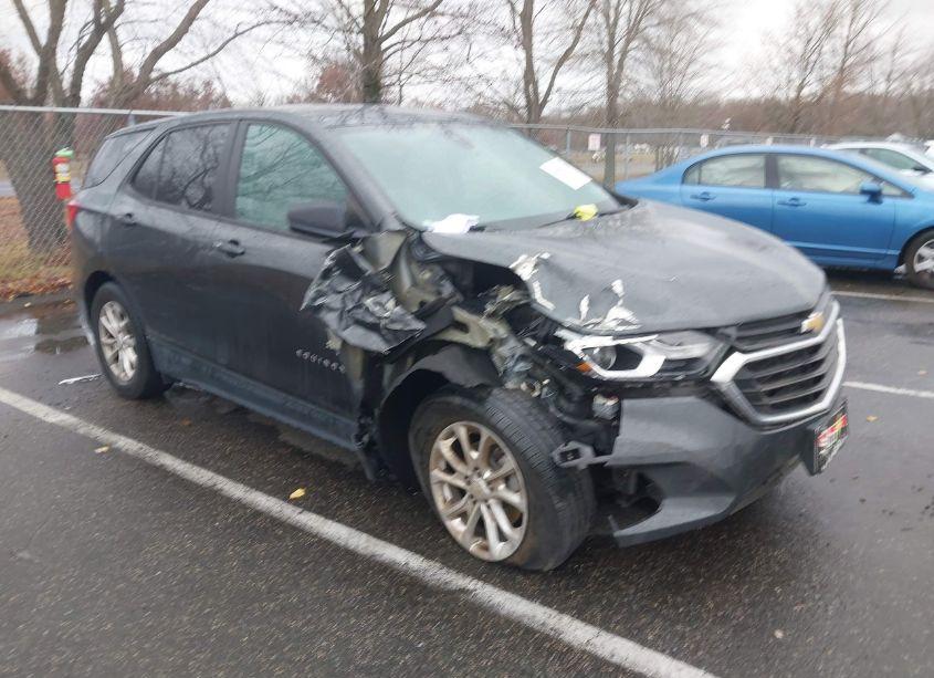 2020 Chevrolet Equinox FWD 1FL (VIN 2GNAXFEV0L6158588) main photo